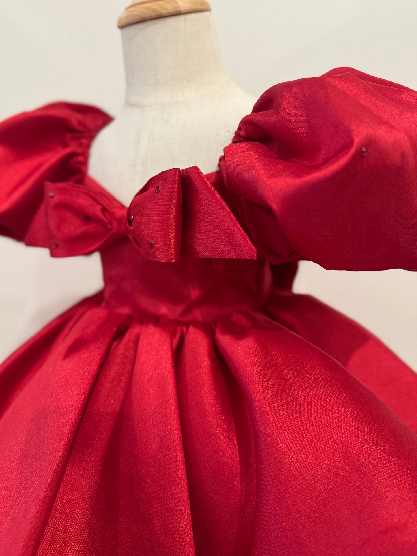 Monique (Red)