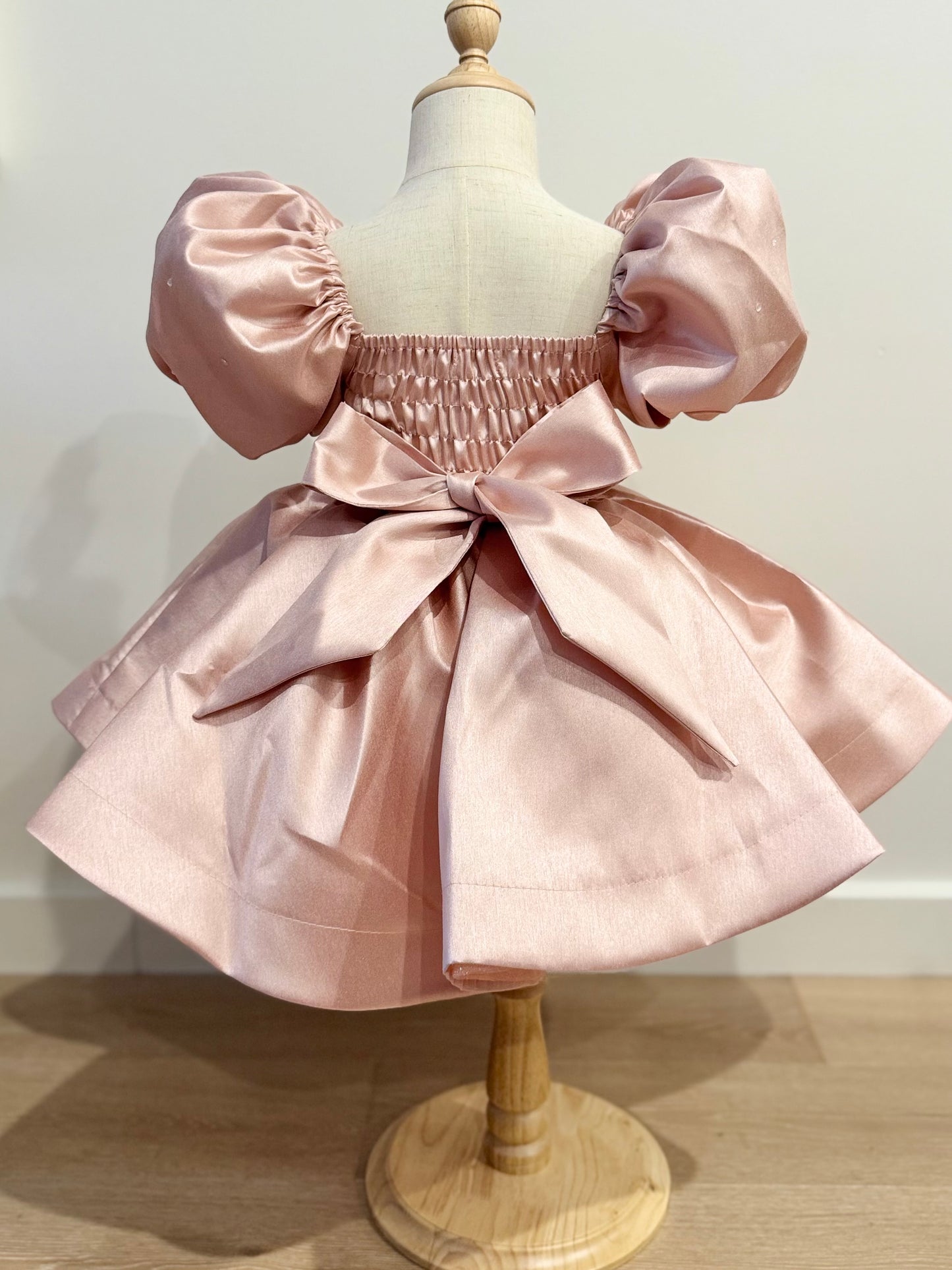 Monique (Rose Gold)